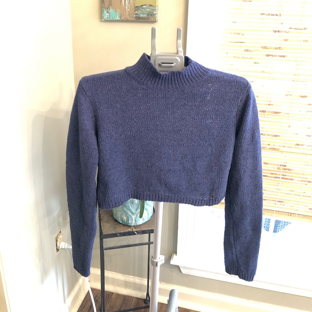 Mock turtleneck cropped sweater